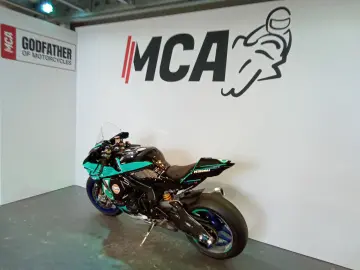 YAMAHA R1 M