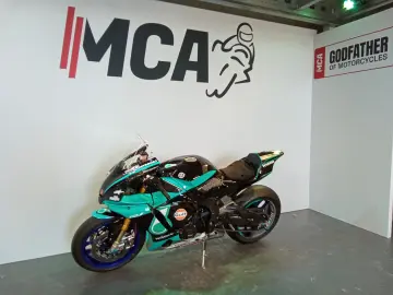 YAMAHA R1 M