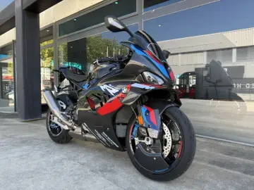 BMW M 1000 RR M Competition Paket nur 1009km!!!