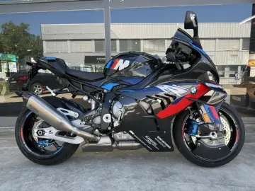 BMW M 1000 RR M Competition Paket nur 1009km!!!