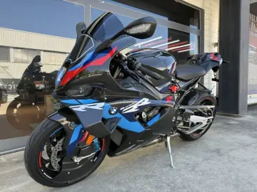 BMW M 1000 RR M Competition Paket nur 1009km!!!