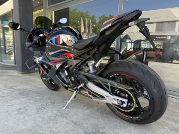 BMW M 1000 RR M Competition Paket nur 1009km!!!