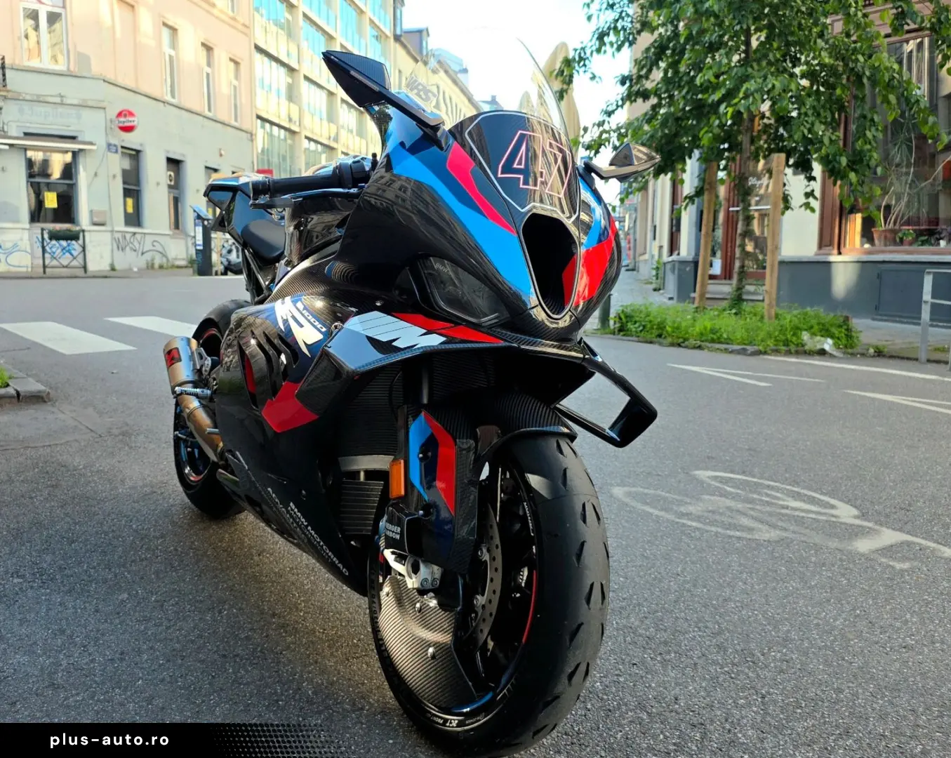 BMW M1000RR