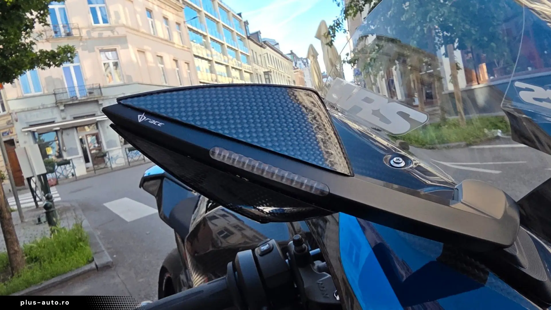 BMW M1000RR