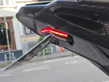 BMW M1000RR