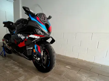 BMW M1000RR