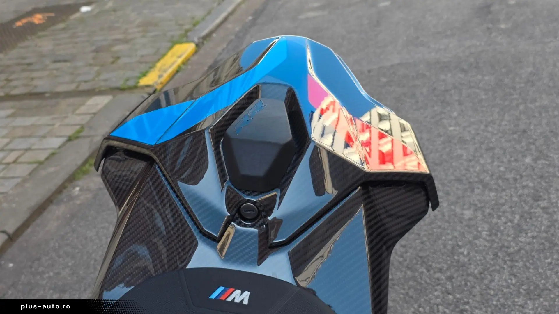 BMW M1000RR
