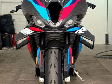 BMW M1000RR