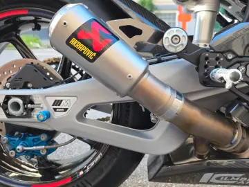 BMW M1000RR