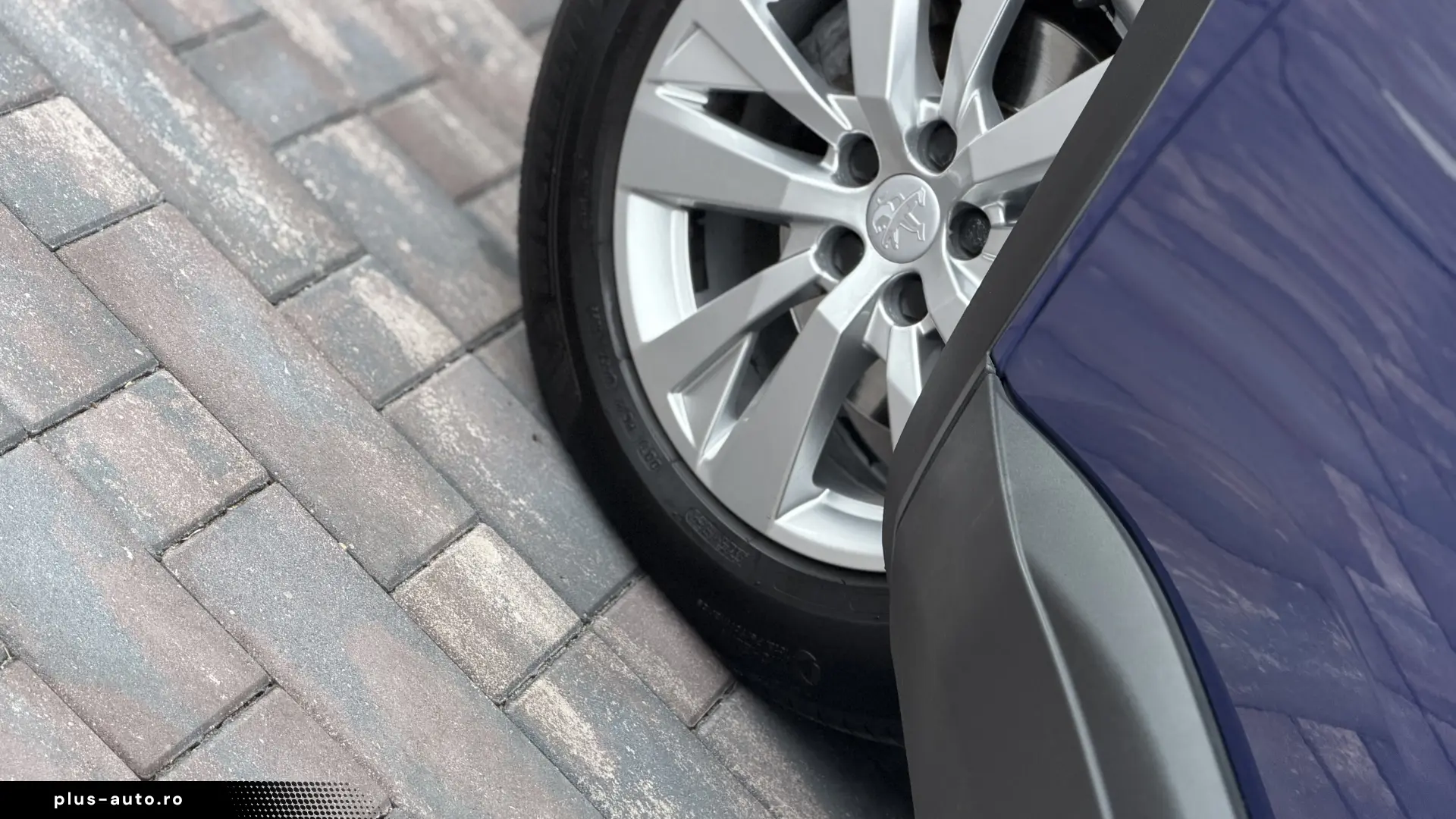 PEUGEOT 3008 1.2 PureTech – AUTOMAT -  130CP - 2019