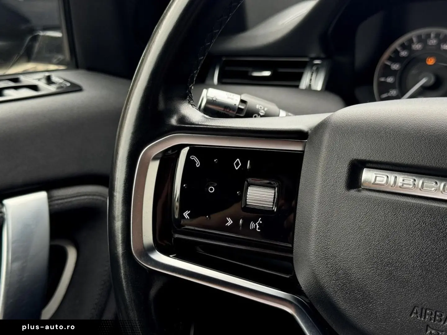 Land-Rover Discovery-Sport