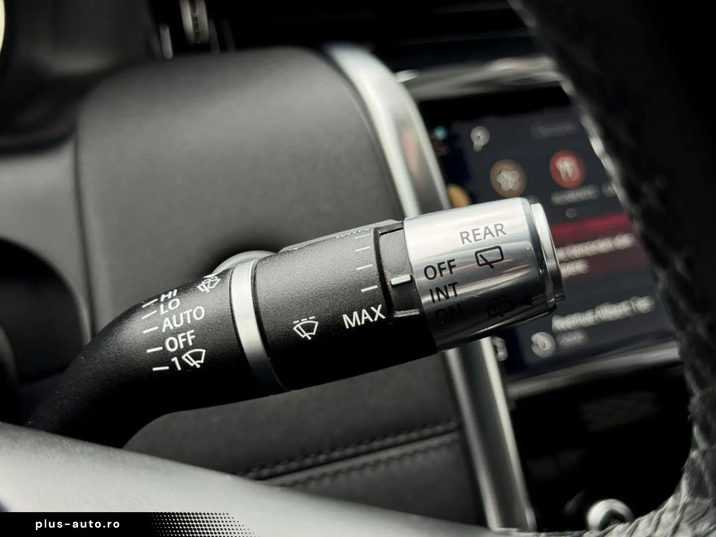 Land-Rover Discovery-Sport