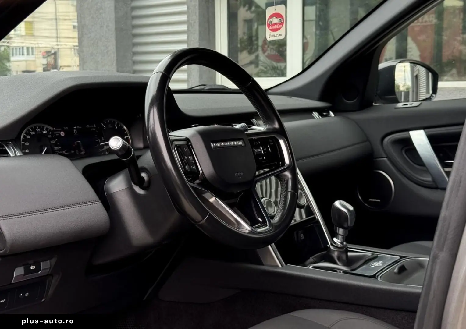Land-Rover Discovery-Sport