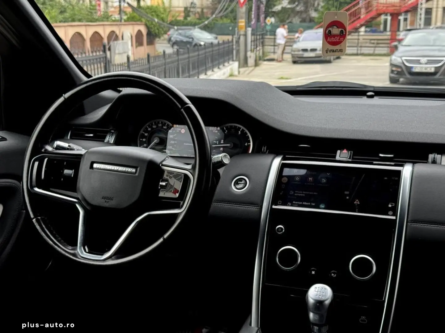 Land-Rover Discovery-Sport