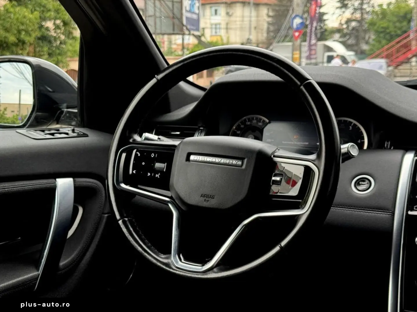 Land-Rover Discovery-Sport