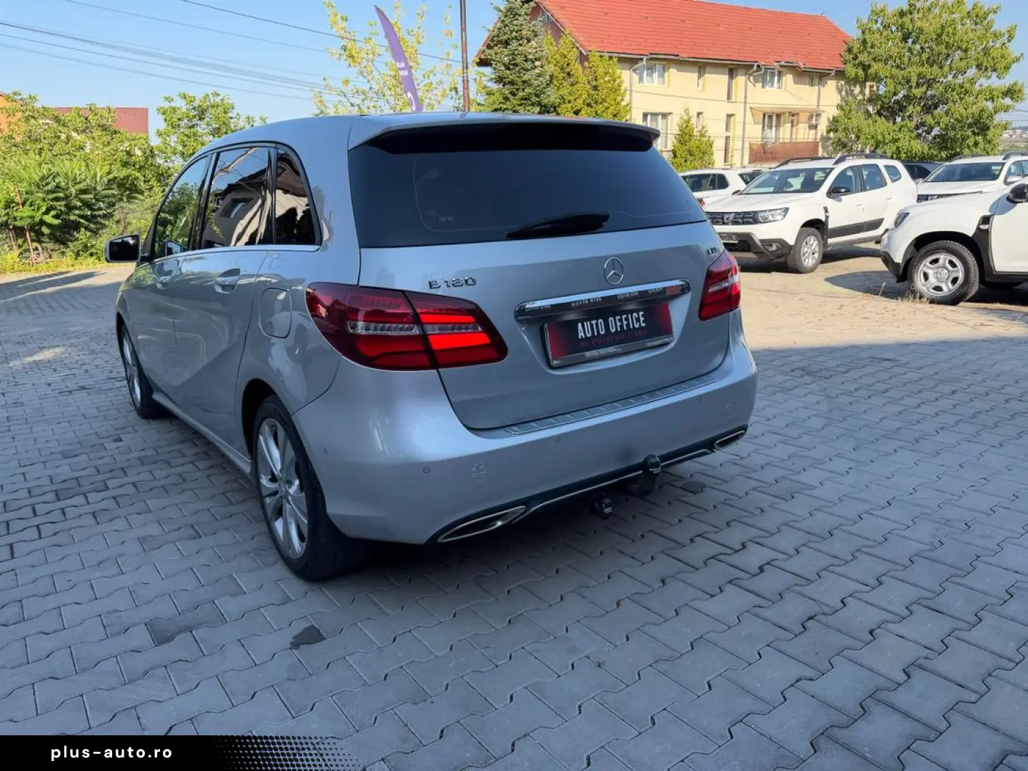 Mercedes-Benz B-180