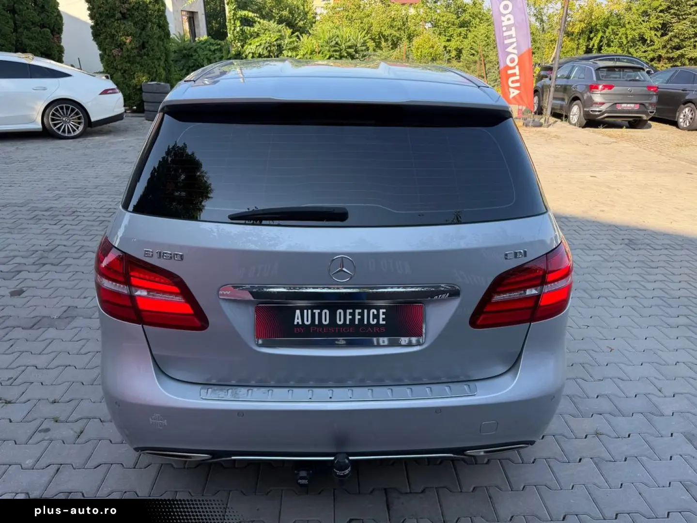 Mercedes-Benz B-180
