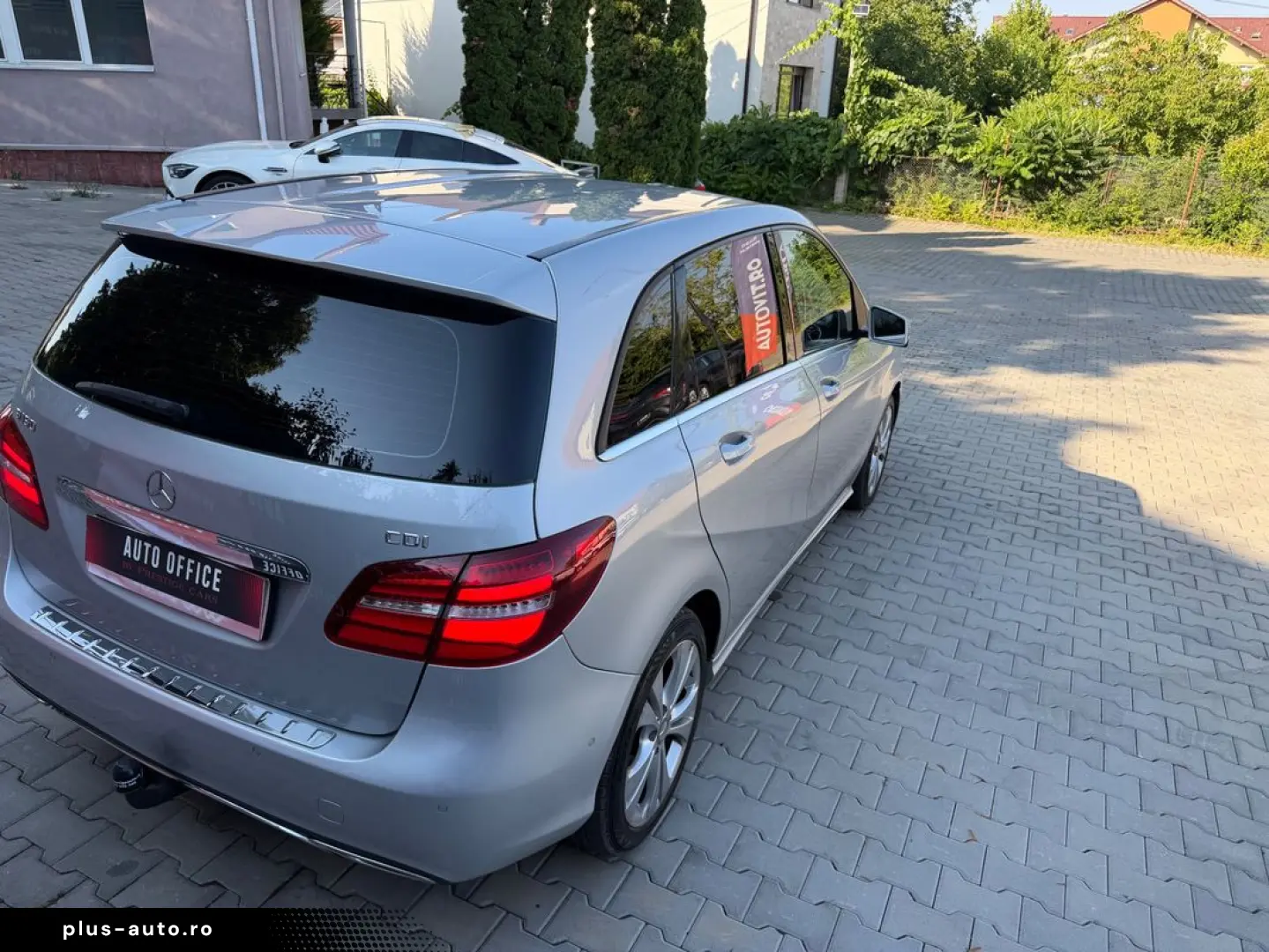 Mercedes-Benz B-180