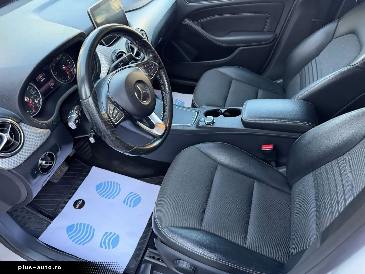 Mercedes-Benz B-180