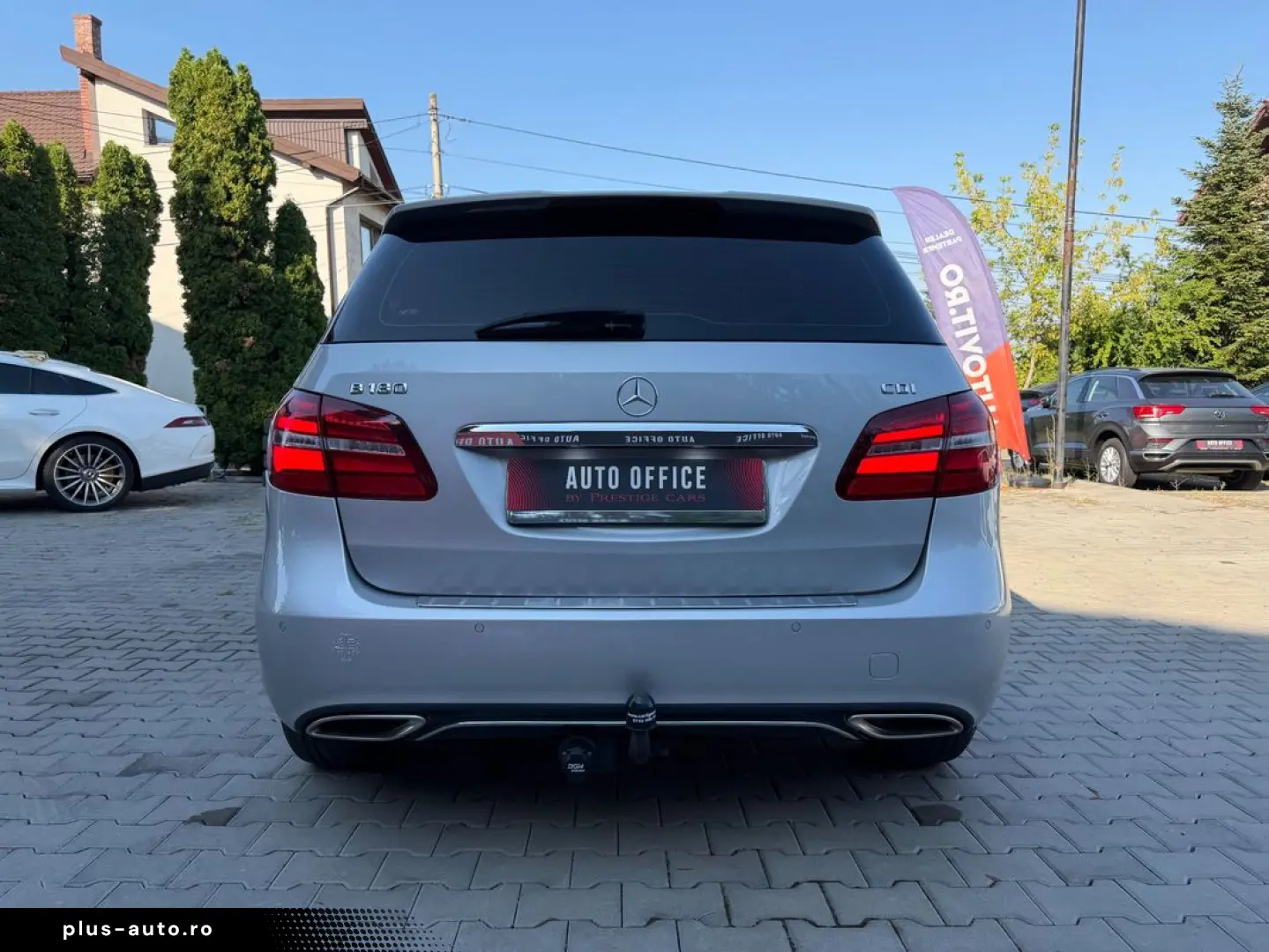 Mercedes-Benz B-180