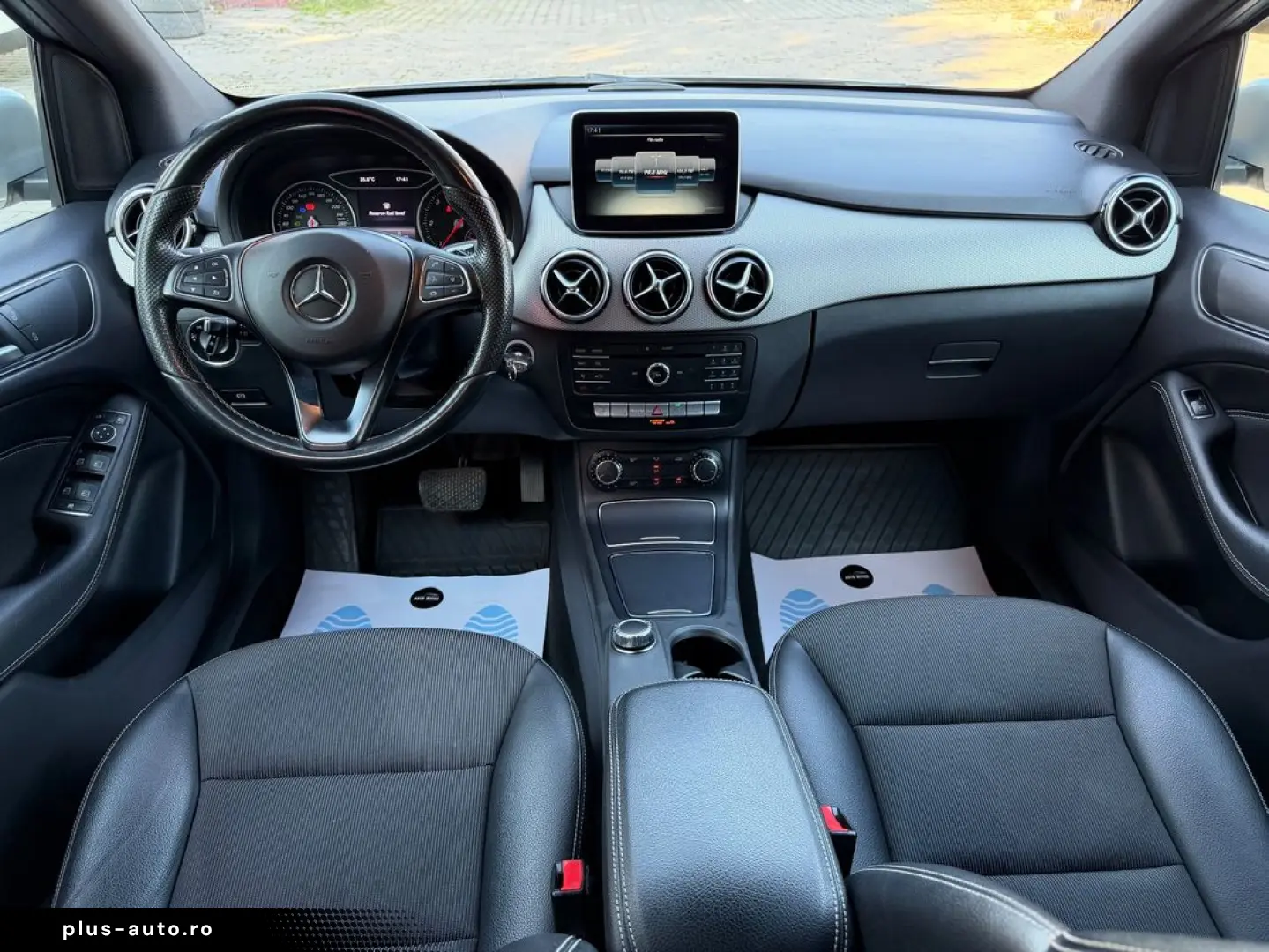 Mercedes-Benz B-180