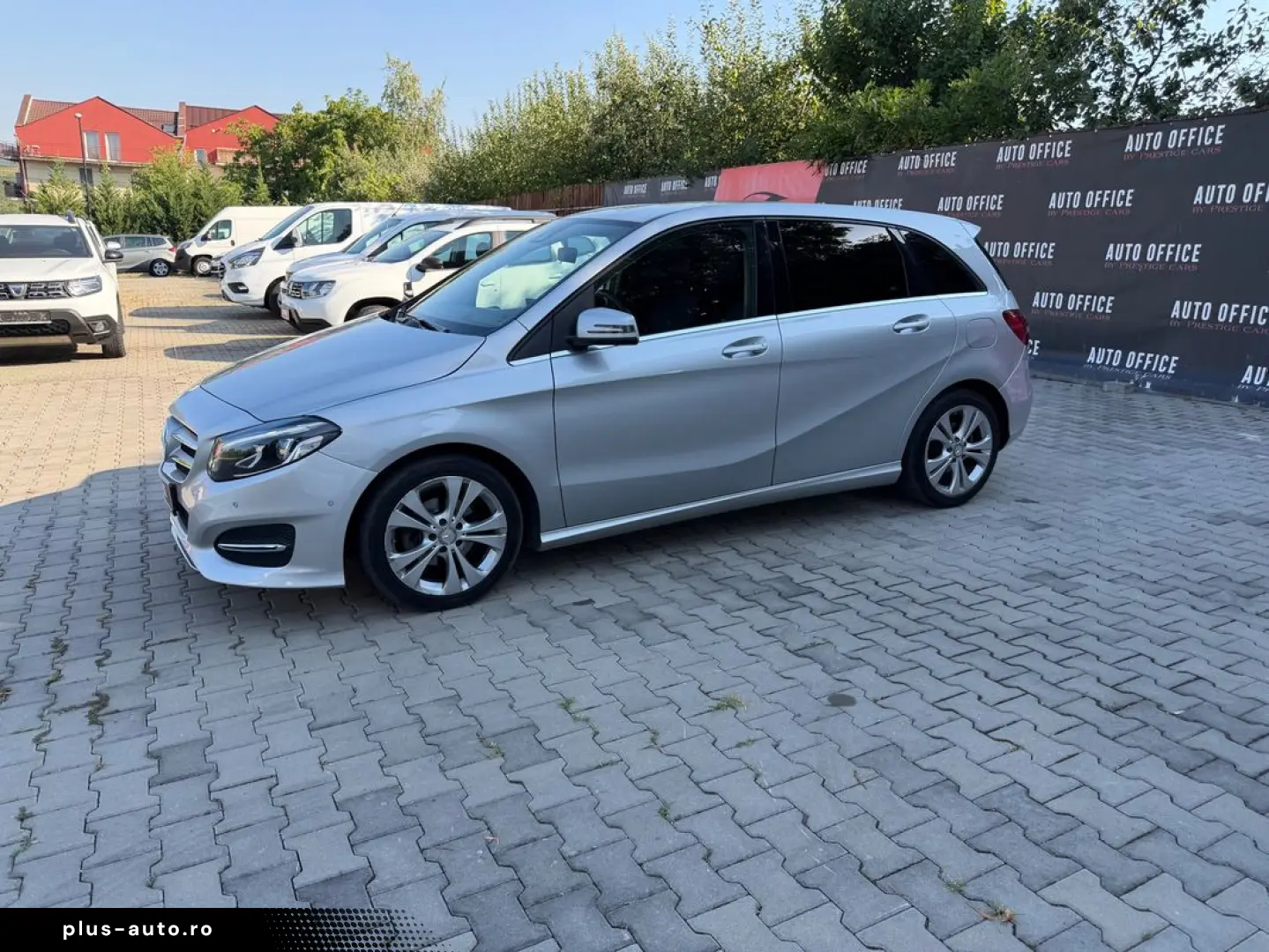 Mercedes-Benz B-180