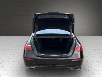 MERCEDES-BENZ S 580 4Matic Lang AMG Night Chauffeur TV-Fond