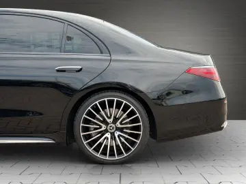 MERCEDES-BENZ S 580 4Matic Lang AMG Night Chauffeur TV-Fond