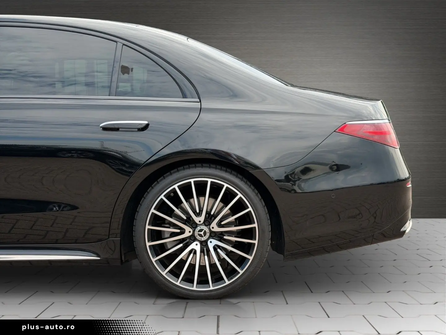 MERCEDES-BENZ S 580 4Matic Lang AMG Night Chauffeur TV-Fond