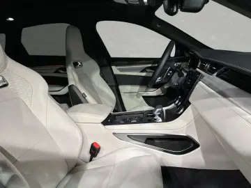 JAGUAR F-Pace D200 R-Dynamic SE FAHRASSISTENZ-PAKET MER