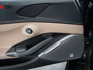 FERRARI Portofino M 20  JBL 360  Carbon Canne di Fucile 