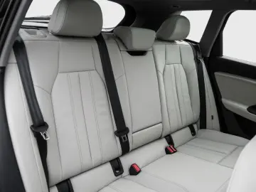 AUDI Q6 e-tron quattro Matrix Navi Pano AHK 20  Luftf