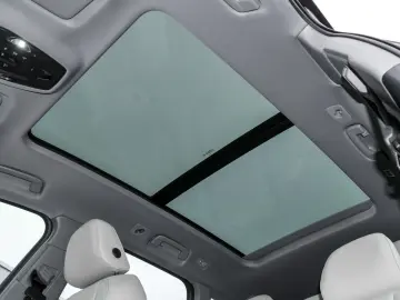 AUDI Q6 e-tron quattro Matrix Navi Pano AHK 20  Luftf