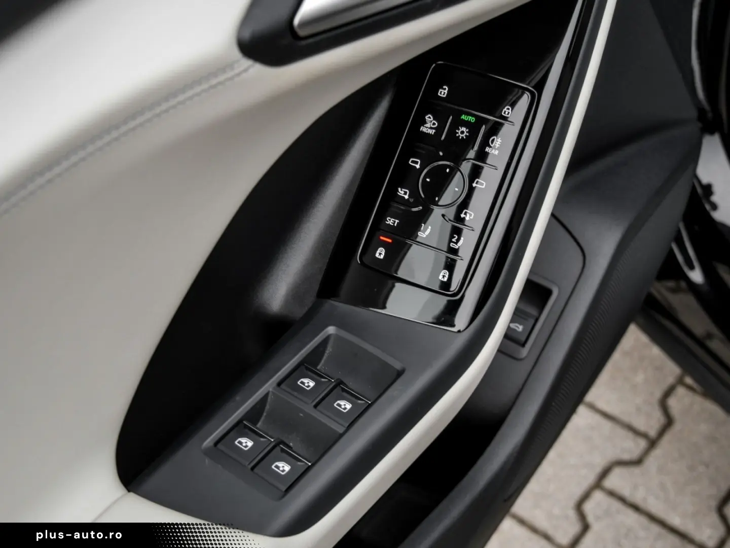 AUDI Q6 e-tron quattro Matrix Navi Pano AHK 20  Luftf