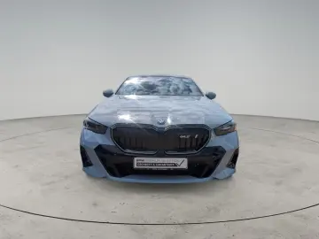BMW i5 xDrive40 Limousine M Sportpaket Pro   360  BT