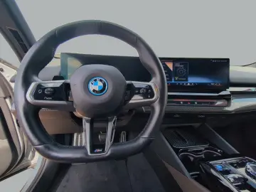 BMW i5 xDrive40 Limousine M Sportpaket Pro   360  BT
