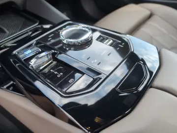 BMW i5 xDrive40 Limousine M Sportpaket Pro   360  BT
