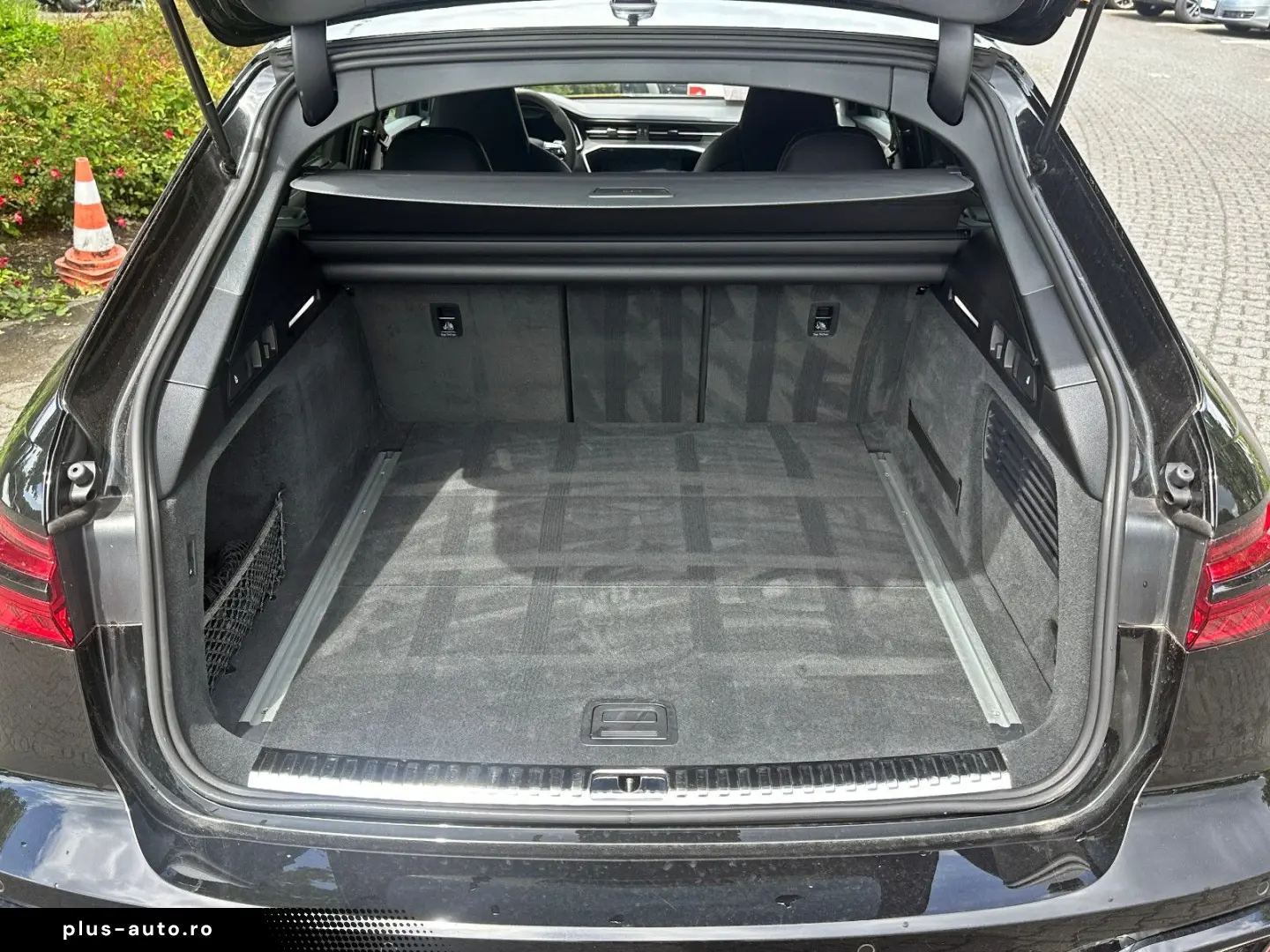 AUDI RS6 Avant BLACK PANO HUD LASER NACHTS 280km h