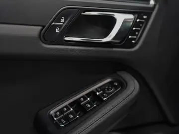 PORSCHE Macan BOSE PDLS  14-WEGE PANO 20 LM