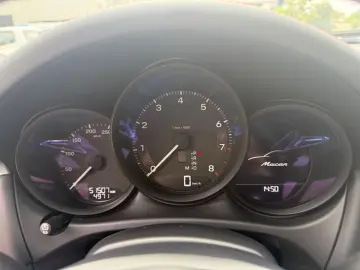 PORSCHE Macan 2.0TSI 195kW 8xAlu