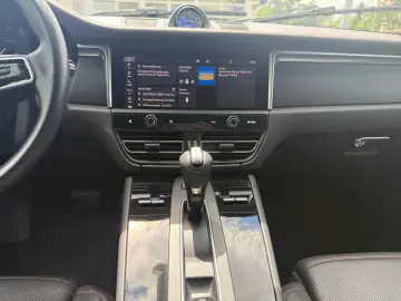 PORSCHE Macan 2.0TSI 195kW 8xAlu