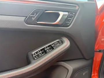 PORSCHE Macan 2.0TSI 195kW 8xAlu