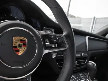 PORSCHE Macan AHK Panorama Dachsystem Sitzheizung vorn