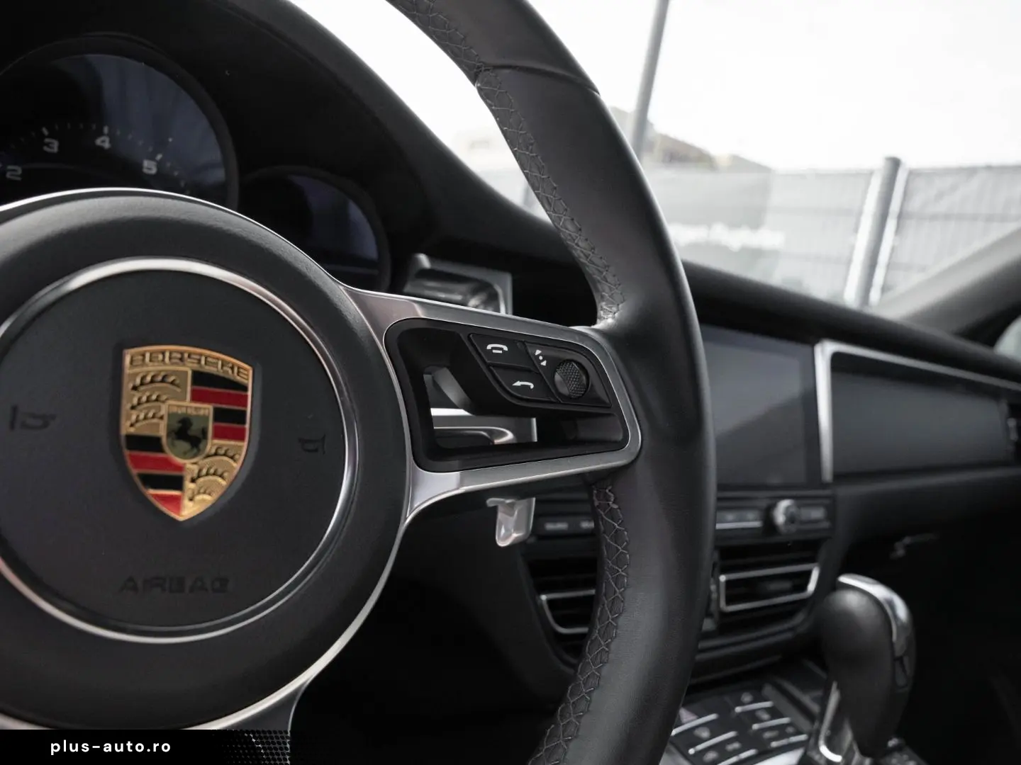 PORSCHE Macan AHK Panorama Dachsystem Sitzheizung vorn