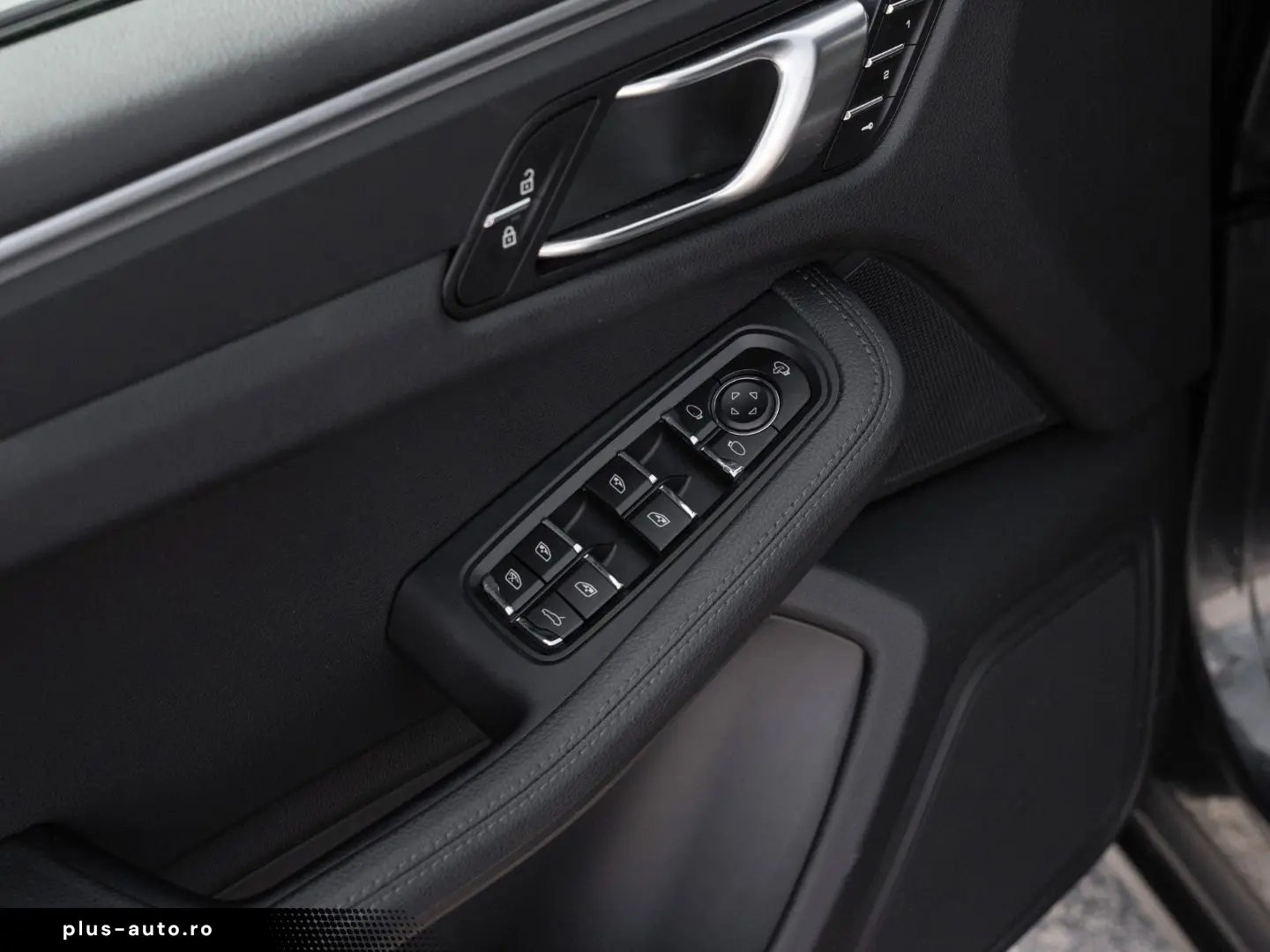 PORSCHE Macan AHK Panorama Dachsystem Sitzheizung vorn