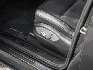 PORSCHE Macan AHK Panorama Dachsystem Sitzheizung vorn