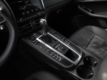 PORSCHE Macan AHK Panorama Dachsystem Sitzheizung vorn