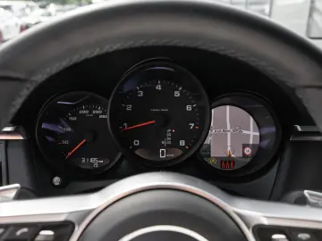 PORSCHE Macan AHK Panorama Dachsystem Sitzheizung vorn