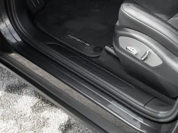 PORSCHE Macan AHK Panorama Dachsystem Sitzheizung vorn