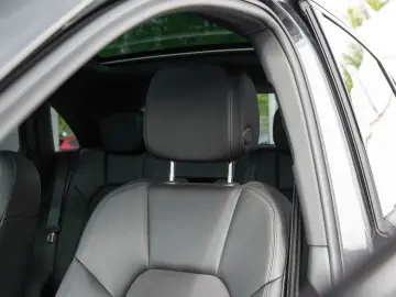 PORSCHE Macan AHK Panorama Dachsystem Sitzheizung vorn